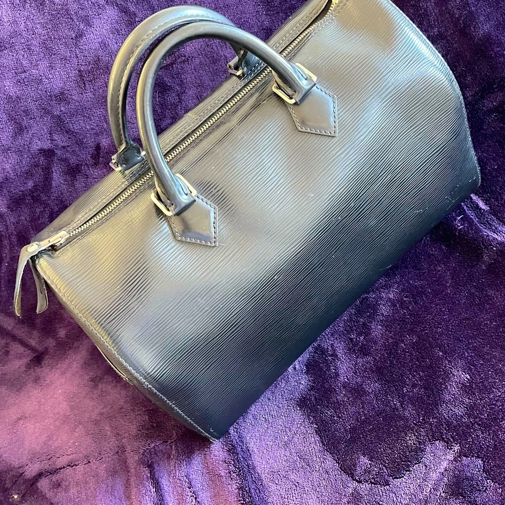 Louis Vuitton Speedy EPI leather Hand 100% Authentic